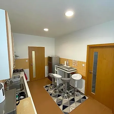 Apartment Luxury 2bed Flat With Free Parking *